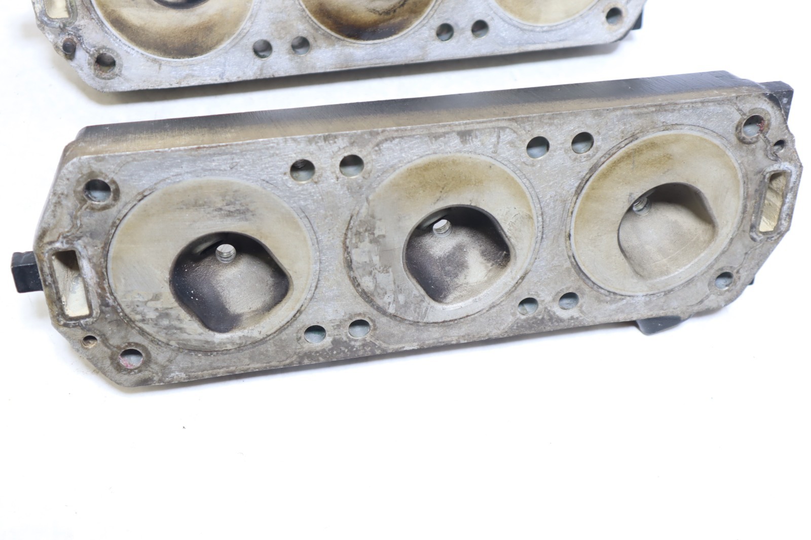 Mercury 135 150 HP 2 Stroke DFI Cylinder Head Port Starboard 852380T1 852381T1 - Image 11