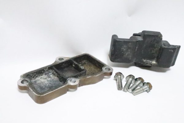 UPPER ENGINE MOUNT THRUST MOUNT + COVER  SUZUKI 90-140 HP 4 STROKE 54125-90J10 USED - Image 12