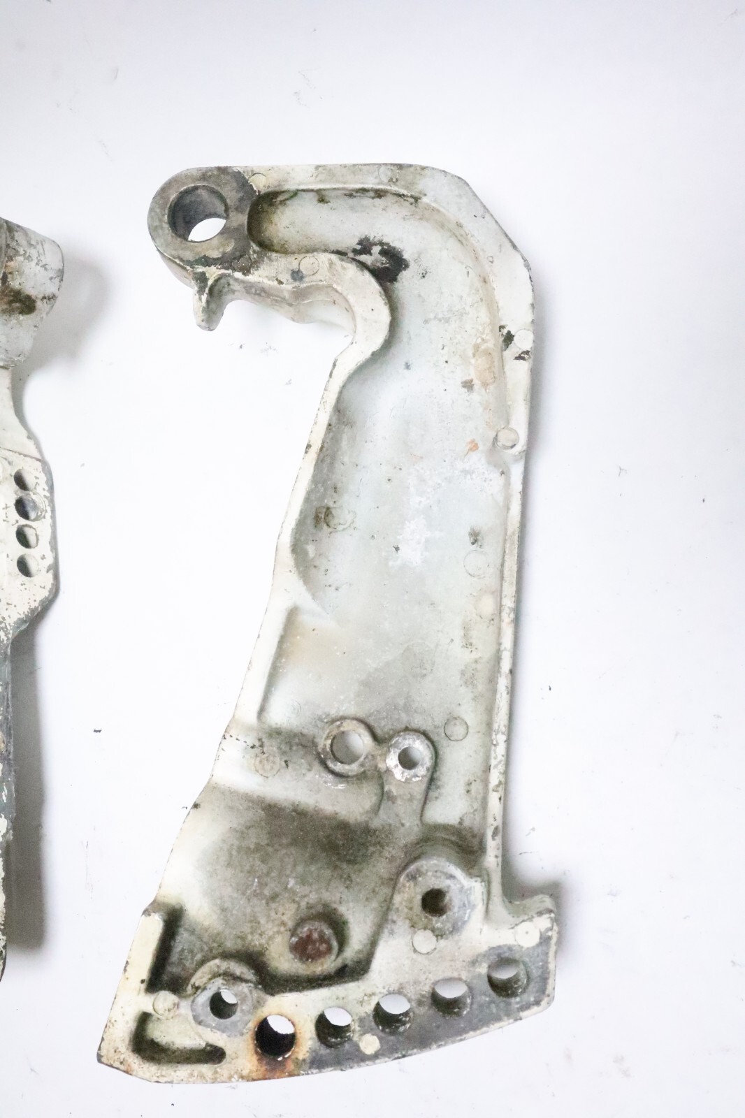 EVINRUDE JOHNSON 1985-2001 50-235 HP PORT STERN TRANSOM BRACKET 0396309 - Image 8