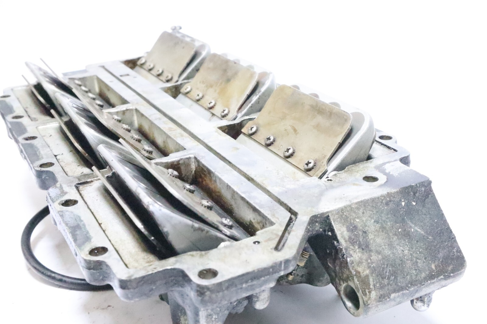 Johnson Evinrude 150-155-185-235 Intake Manifold Reed Valve Block 0390440 - Image 16