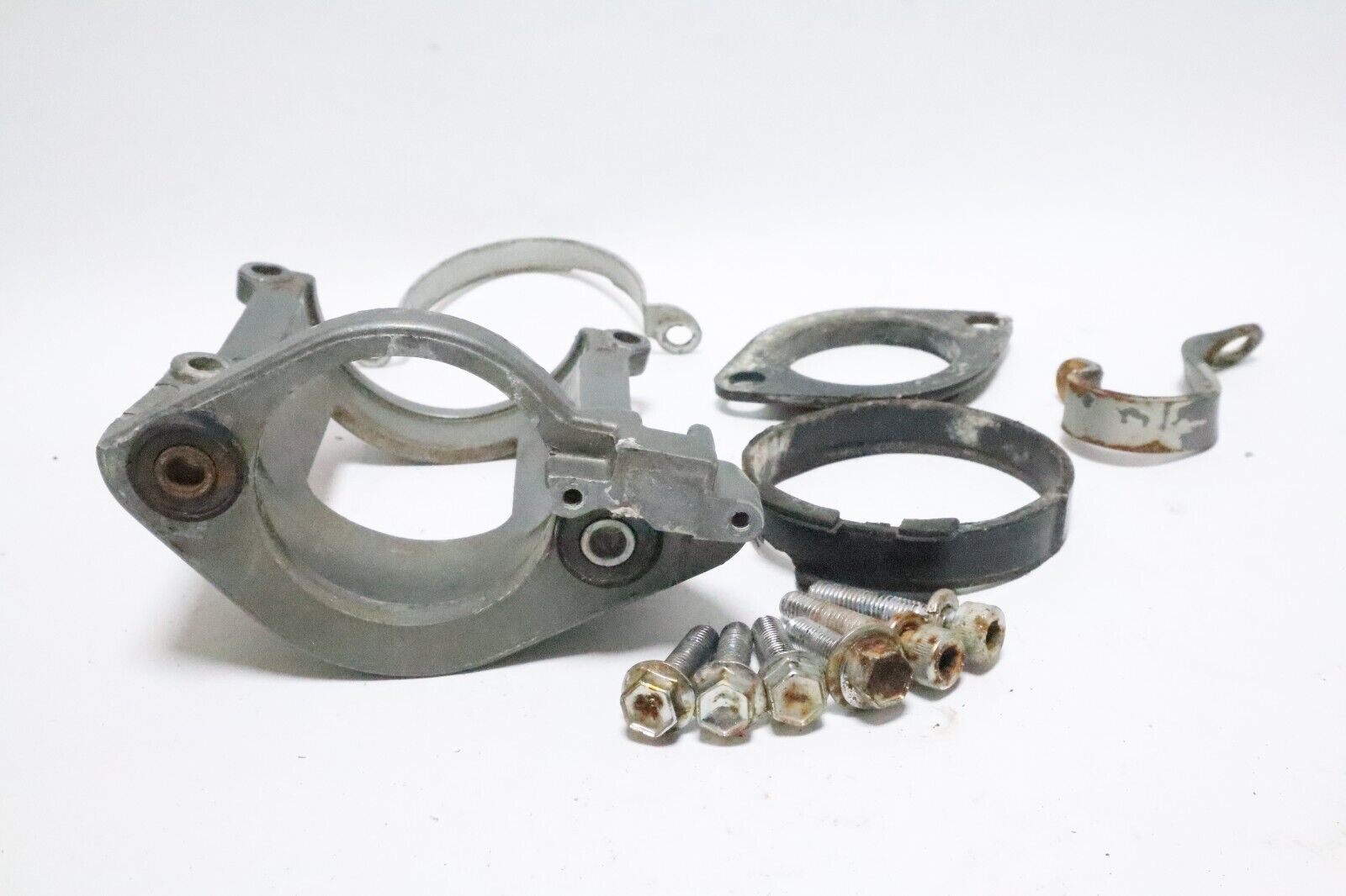 Suzuki DT 150-200-225 HP Starting Motor Bracket 31911-87D11-0ED EFI USED - Image 2