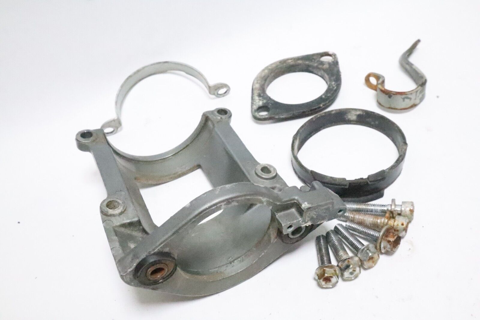 Suzuki DT 150-200-225 HP Starting Motor Bracket 31911-87D11-0ED EFI USED - Image 4