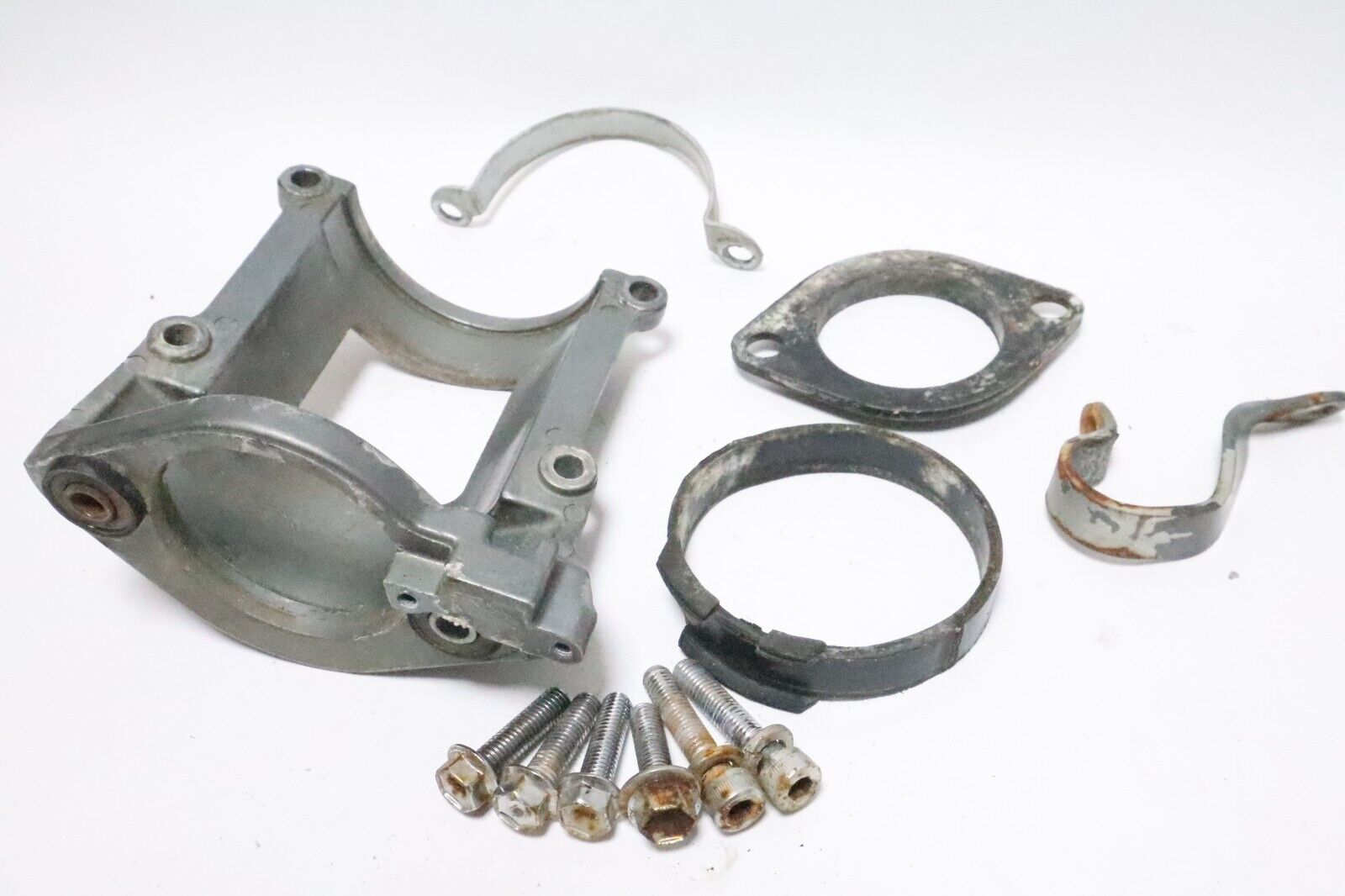 Suzuki DT 150-200-225 HP Starting Motor Bracket 31911-87D11-0ED EFI USED - Image 5