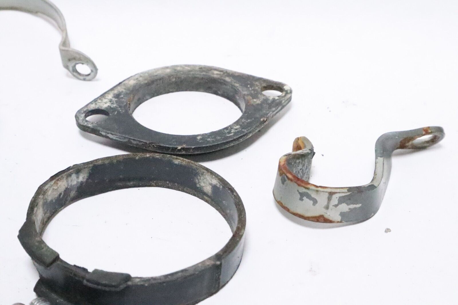 Suzuki DT 150-200-225 HP Starting Motor Bracket 31911-87D11-0ED EFI USED - Image 8