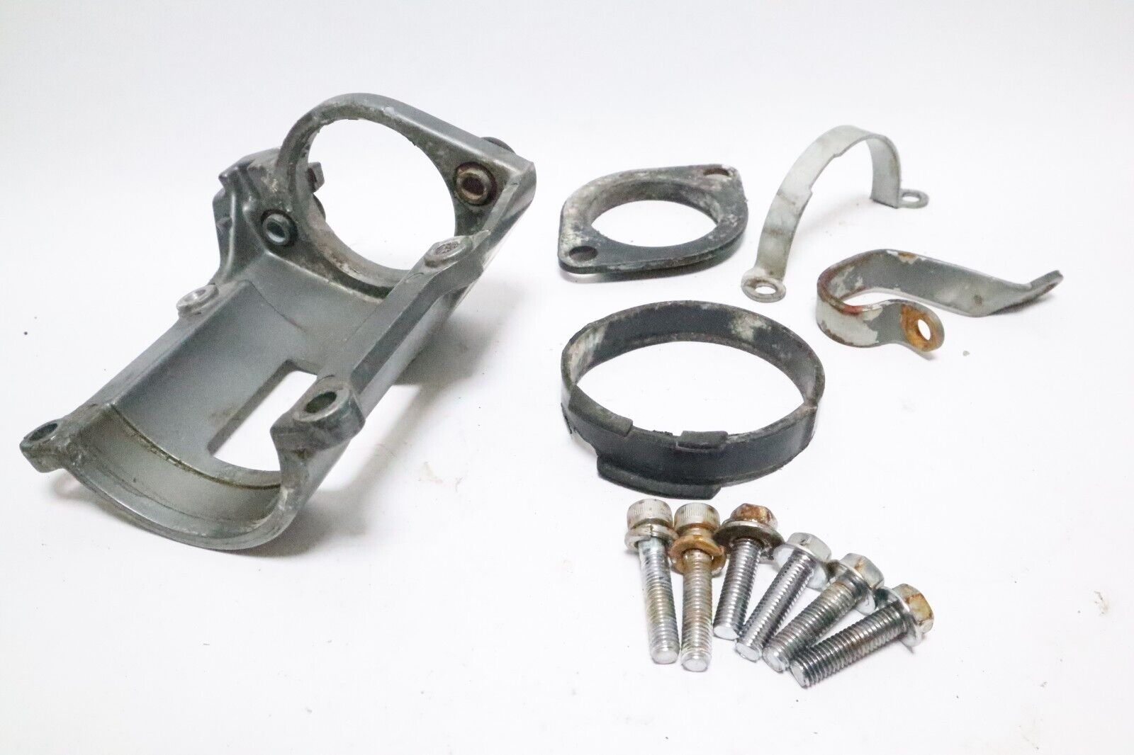 Suzuki DT 150-200-225 HP Starting Motor Bracket 31911-87D11-0ED EFI USED - Image 9