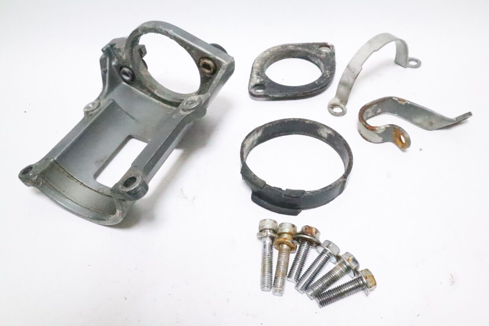 Suzuki DT 150-200-225 HP Starting Motor Bracket 31911-87D11-0ED EFI USED - Image 10