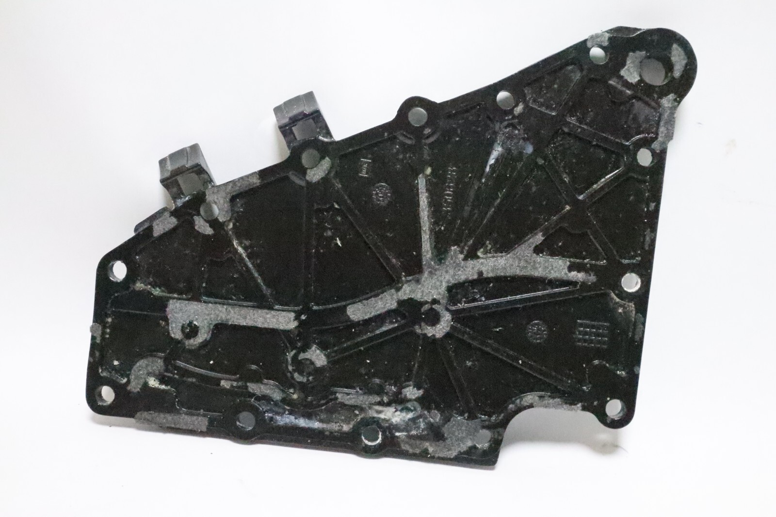 0350628 Crankcase Water Cover for Evinrude Johnson 40-60 Hp Outboard 2004-Newer - Image 9