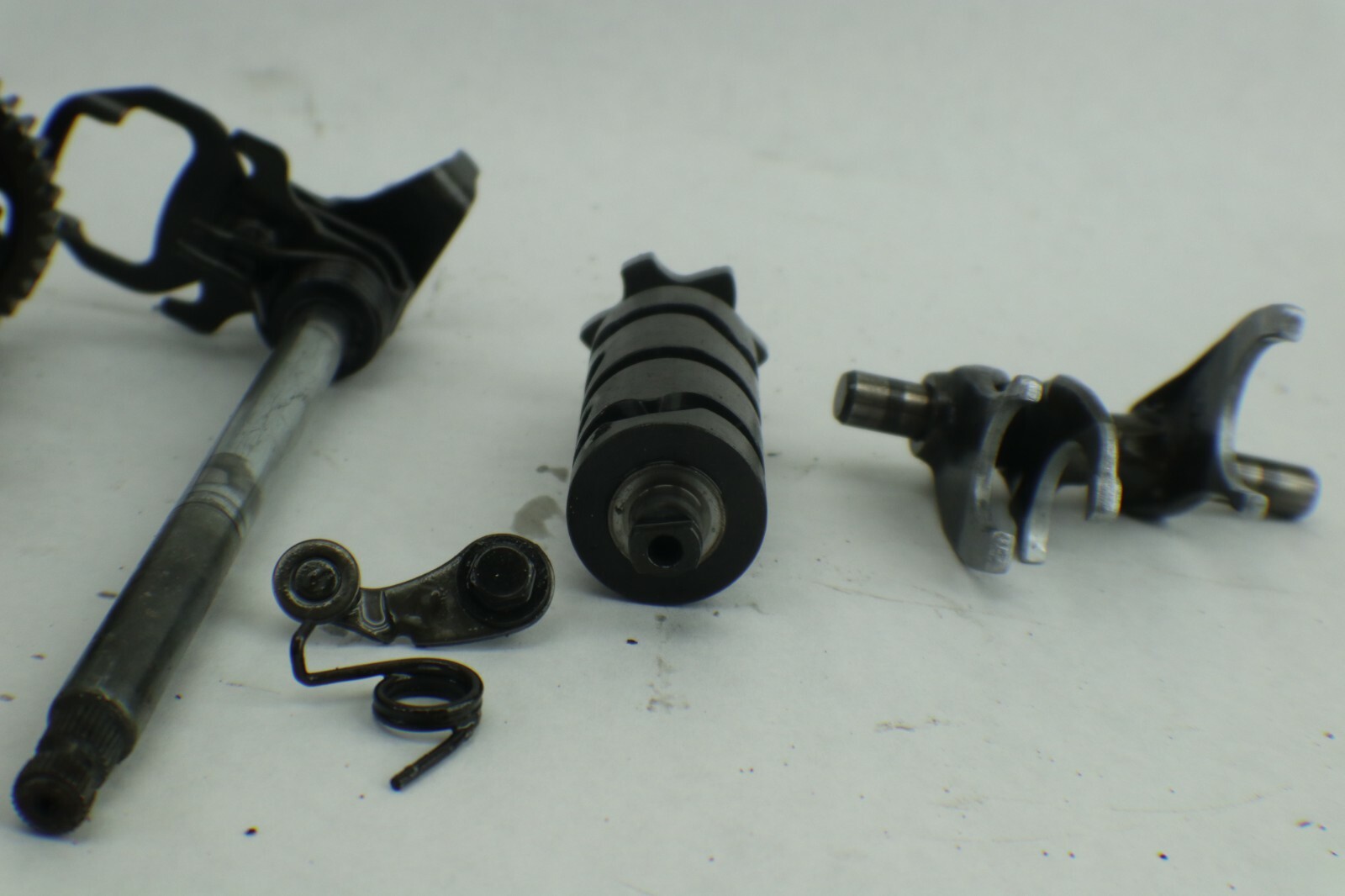 1983 Honda ATC 185S transmission gears and guts shifter rod assembly - Image 10
