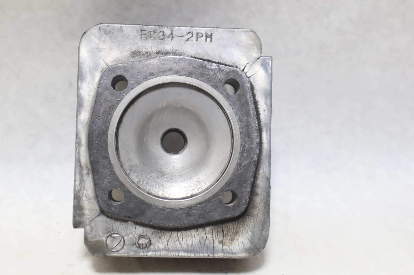 Polaris 340 Oem Cylinder Head 3083573 - Image 9