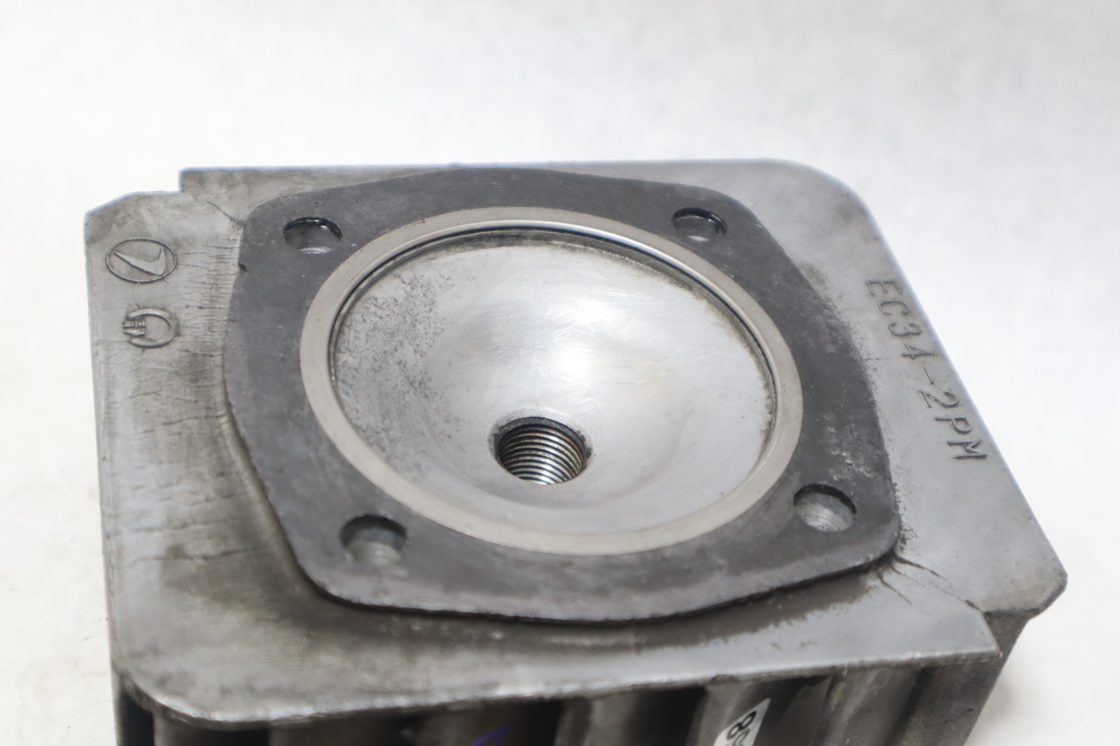 Polaris 340 Oem Cylinder Head 3083573 - Image 12
