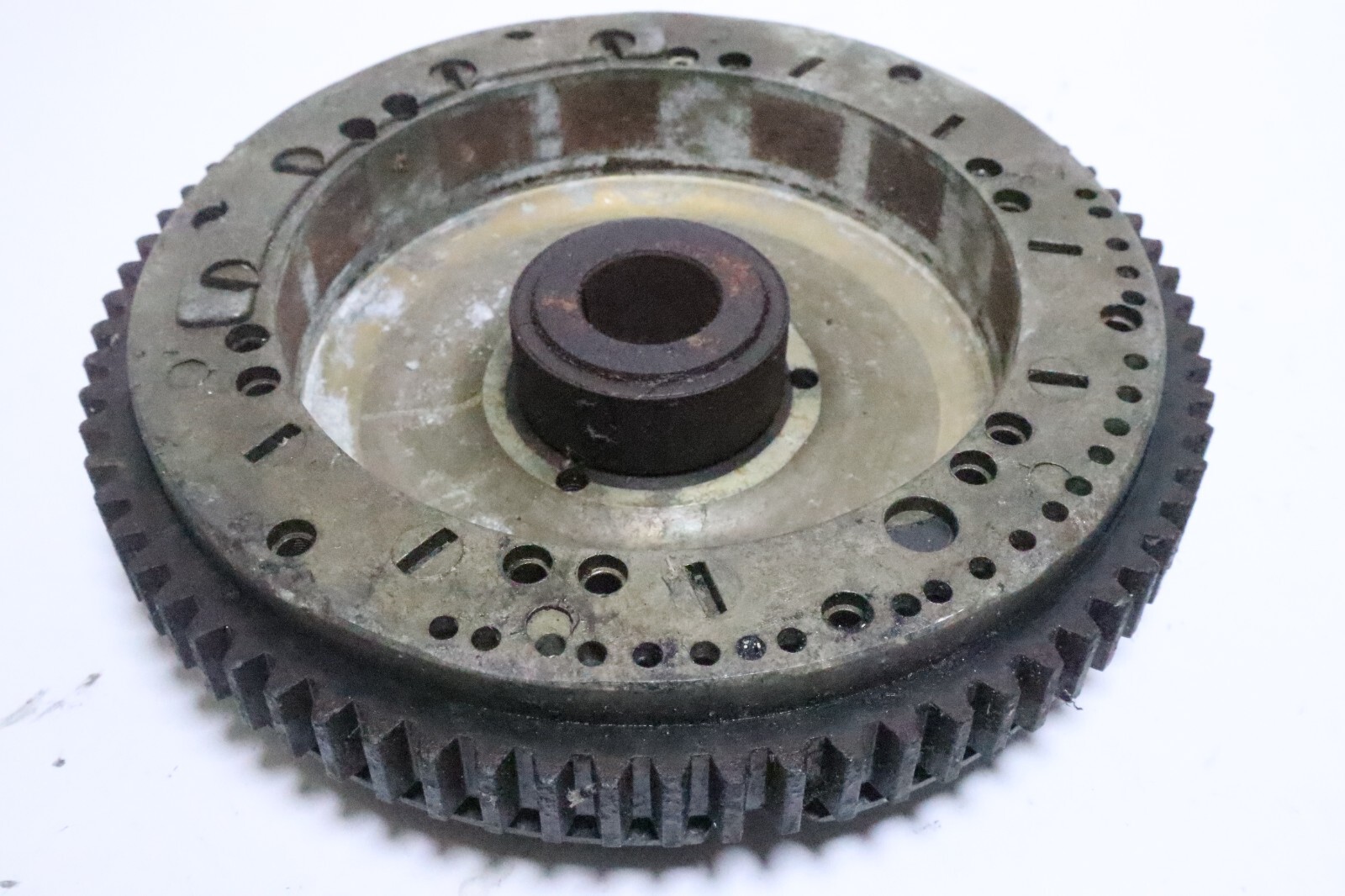 Evinrude Johnson 60 HP 2 Stroke FLYWHEEL ASSY. 0583222 583222 - Image 8