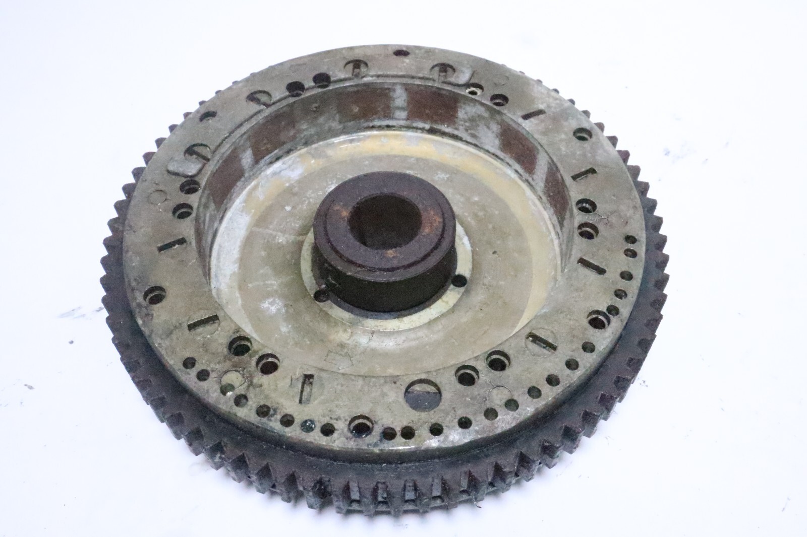 Evinrude Johnson 60 HP 2 Stroke FLYWHEEL ASSY. 0583222 583222 - Image 10