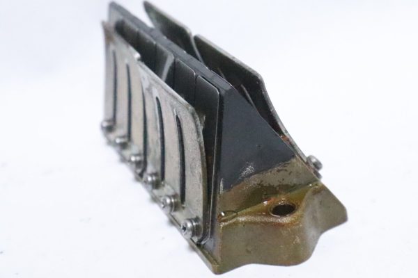 13150-92E30 zz suzuki VALVE intake reed blocks leaf dt 150hp 200hp 225hp  USED - Image 5