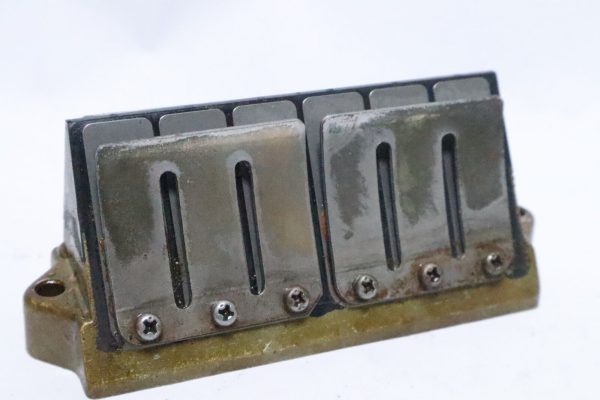 13150-92E30 zz suzuki VALVE intake reed blocks leaf dt 150hp 200hp 225hp  USED - Image 6