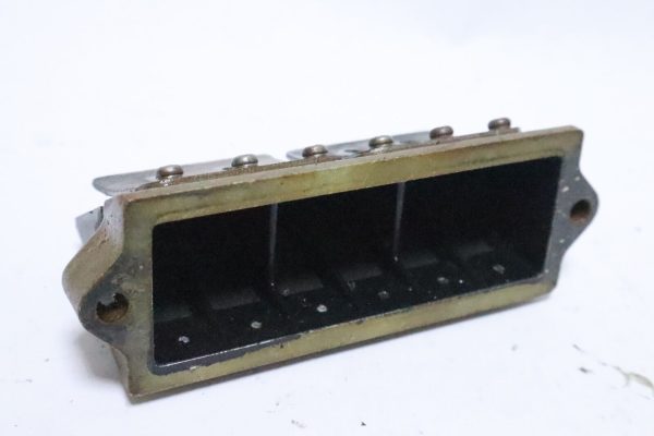 13150-92E30 zz suzuki VALVE intake reed blocks leaf dt 150hp 200hp 225hp  USED - Image 10