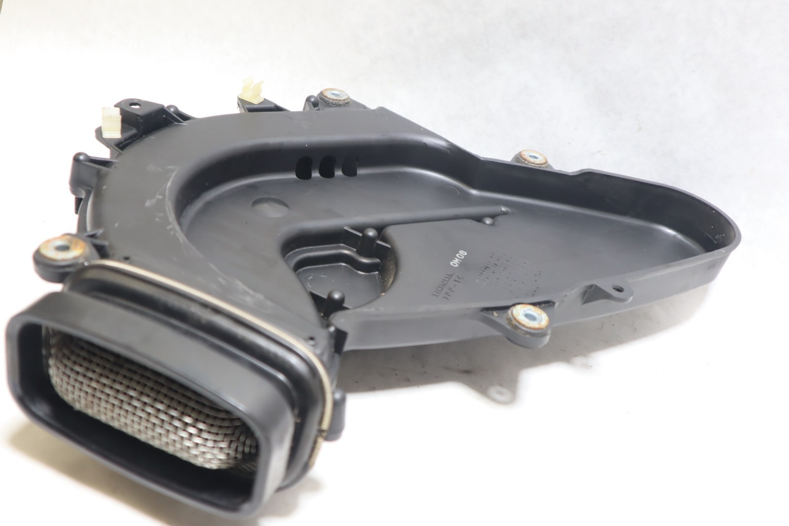 BF 115 35 hp Honda 17431-ZY6-000 MUFFLER DUCT A 2004-up DUCT B Four Stroke 2004 - Image 9
