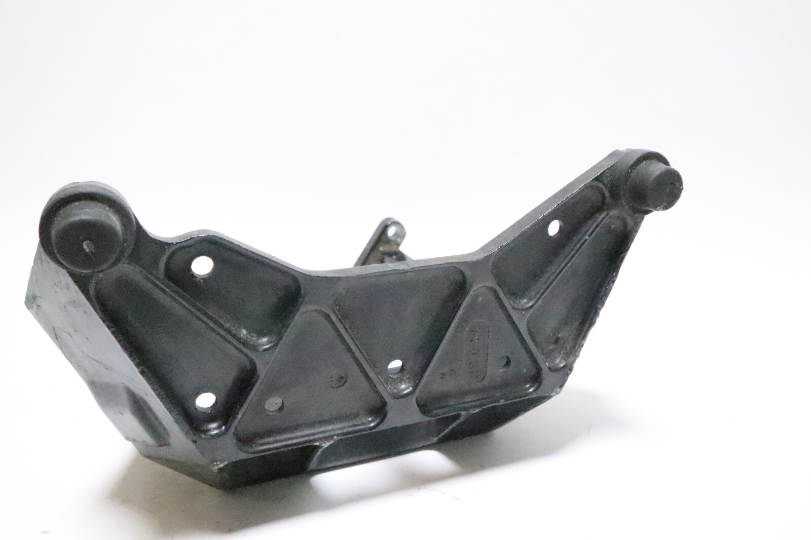 Mercury 35 hp 76132 Cowl Cowling Support 35hp Outboard - Image 12