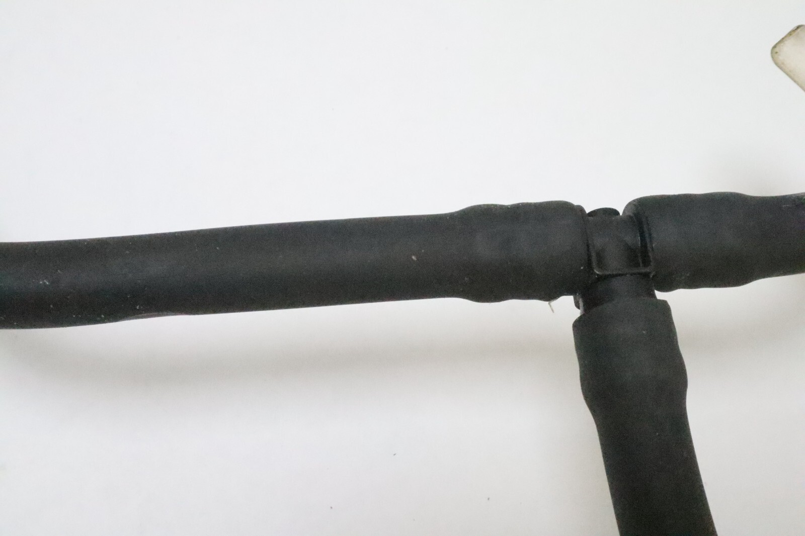 Evinrude Etec G2 150 - 200HP fuel rail assembly Fuel Supply 5009747 - Image 9