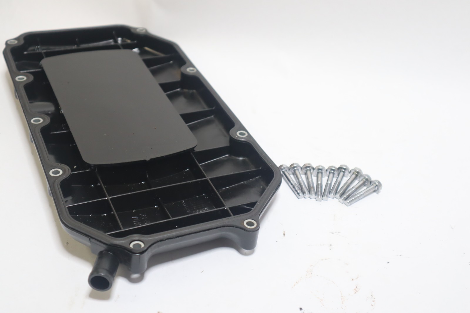 1997 Honda 75hp 4 Stroke Bf75 Outboard Rocker Cover - Image 5