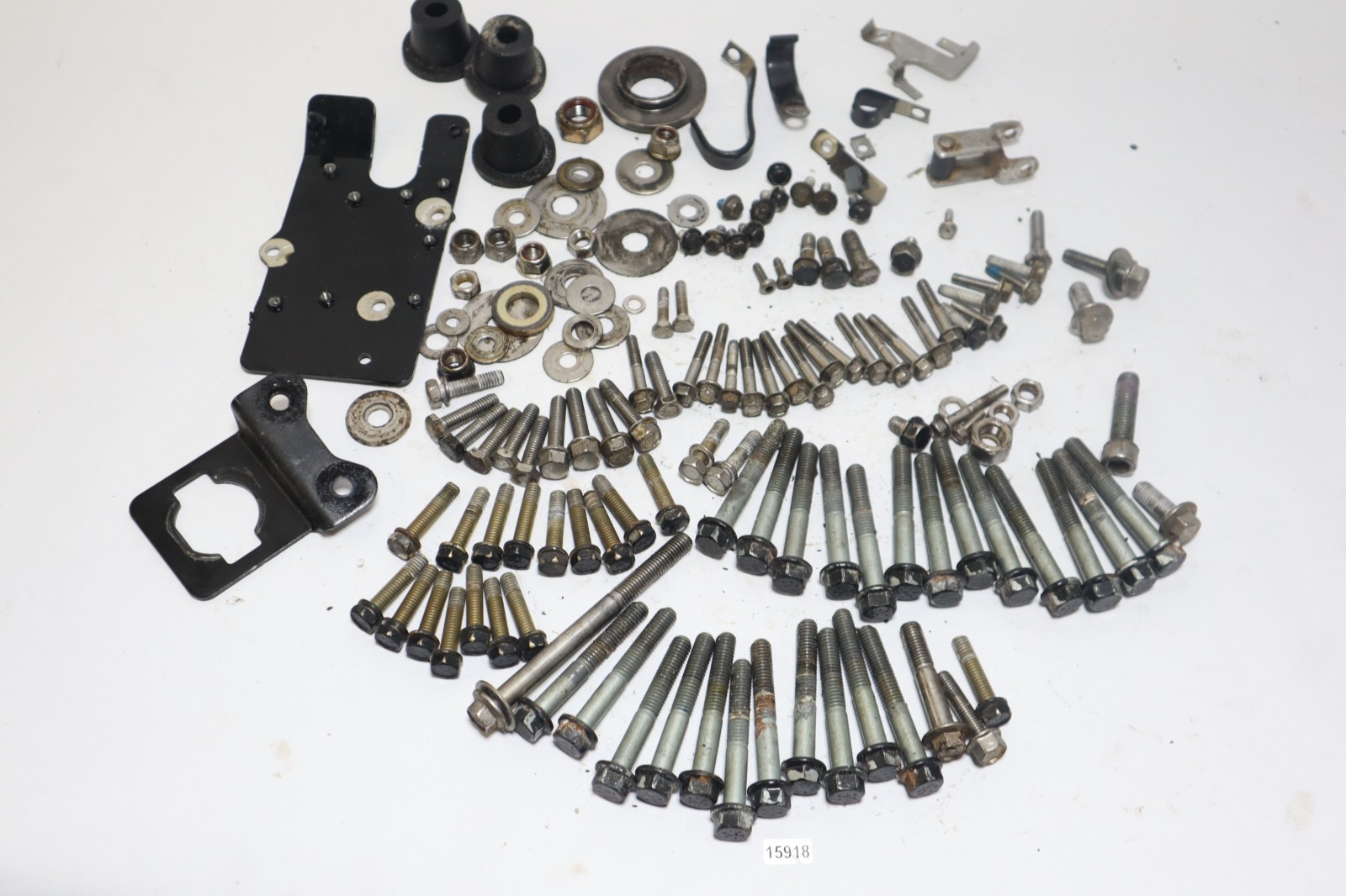 2006 MERCURY 150 hp Optimax DFI mixed bolts hardware - Image 2