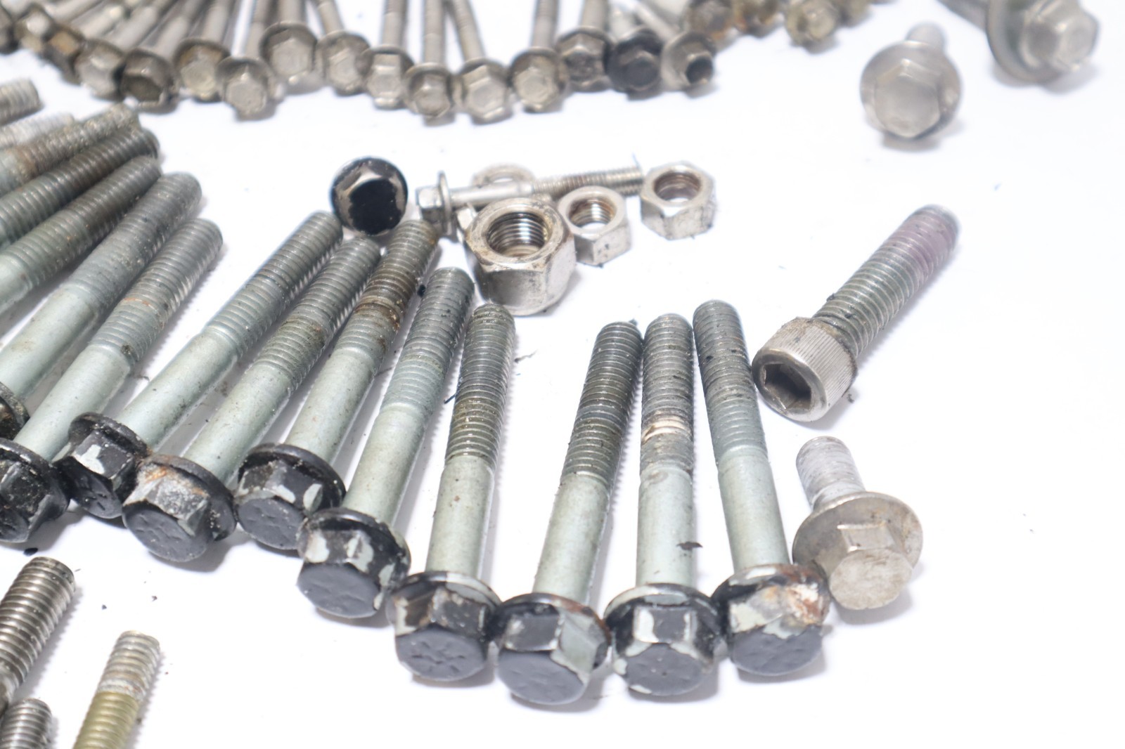 2006 MERCURY 150 hp Optimax DFI mixed bolts hardware - Image 9