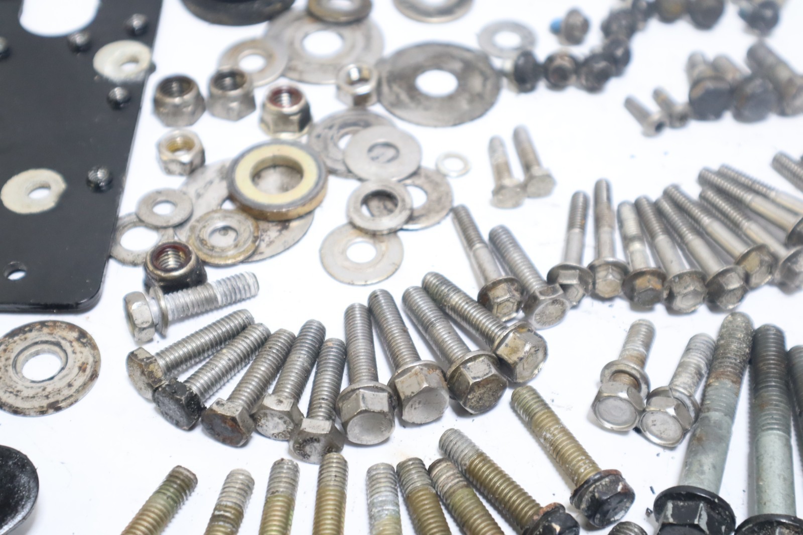 2006 MERCURY 150 hp Optimax DFI mixed bolts hardware - Image 12