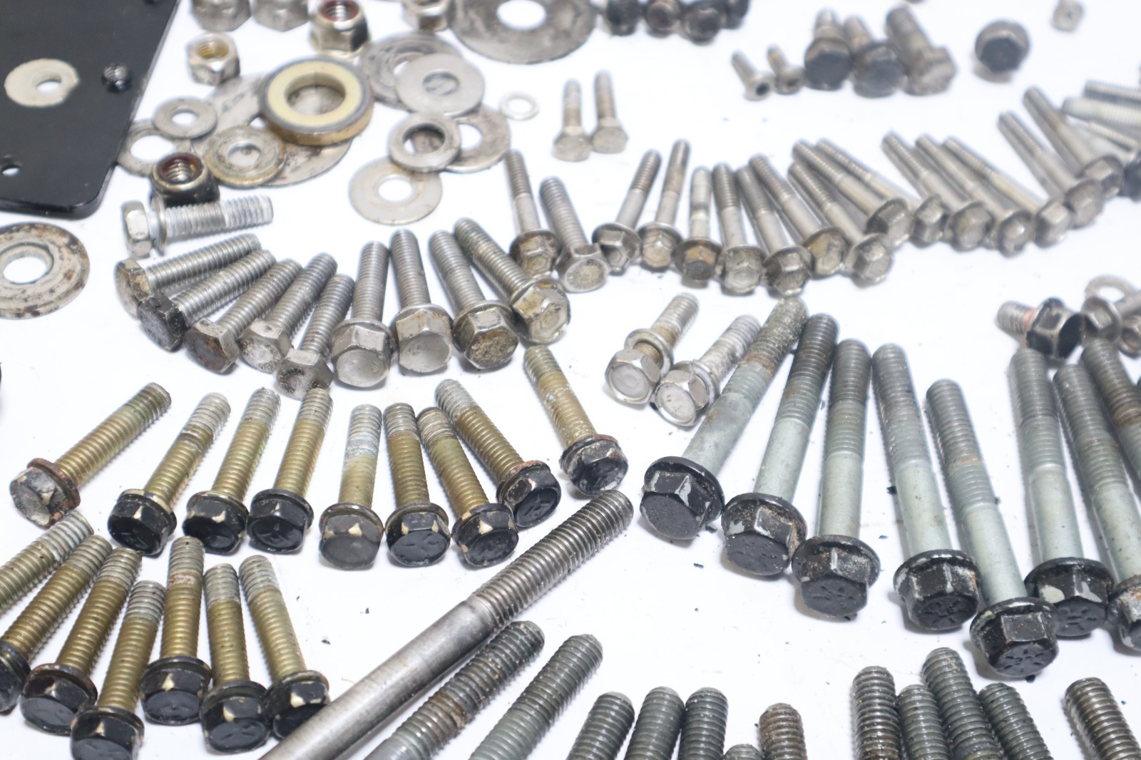 2006 MERCURY 150 hp Optimax DFI mixed bolts hardware - Image 13