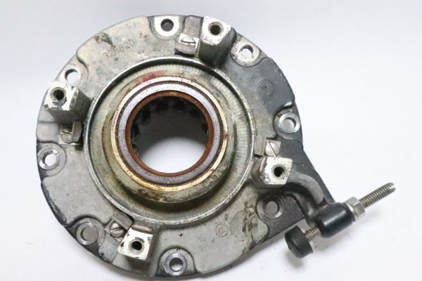 Evinrude Johnson Upper Crankshaft End Cap 328620 V4 V6 Outboard Boat Motor   USED
