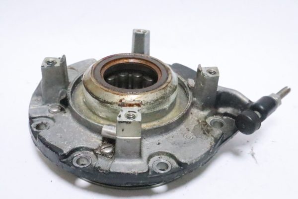 Evinrude Johnson Upper Crankshaft End Cap 328620 V4 V6 Outboard Boat Motor   USED - Image 4