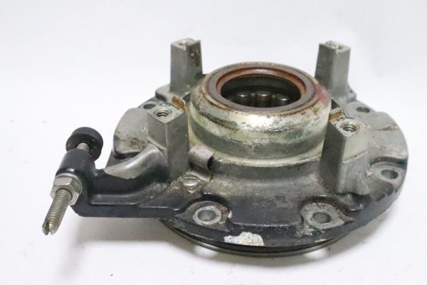 Evinrude Johnson Upper Crankshaft End Cap 328620 V4 V6 Outboard Boat Motor   USED - Image 6