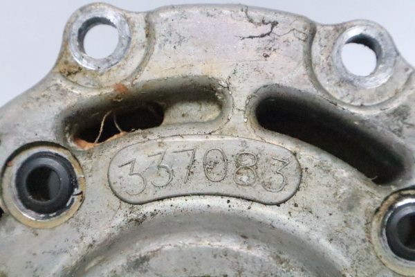 0434792  337083 CRANKCASE HEAD ASSY EVINRUDE  120HP--300HP 2000+  USED - Image 4