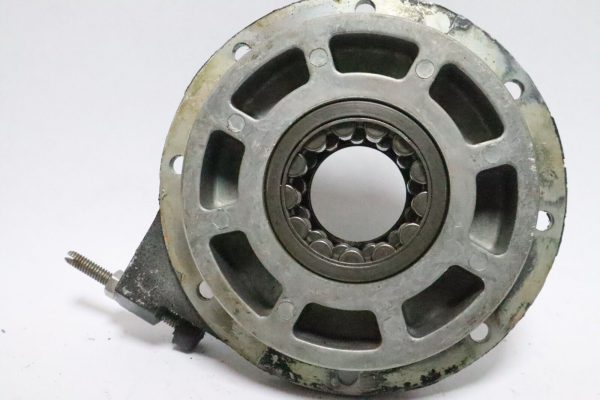 Evinrude Johnson Upper Crankshaft End Cap 328620 V4 V6 Outboard Boat Motor   USED - Image 11