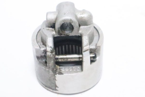 391365 Johnson Evinrude 1984-2001 Bearing Housing 40 50 55 60 65 70 + HP USED - Image 3