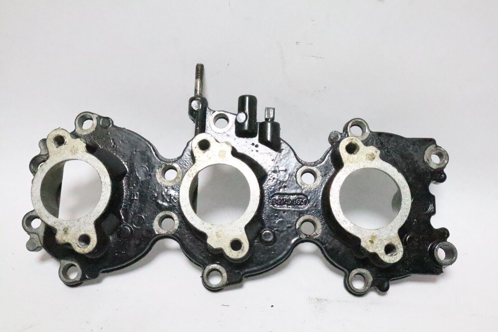 827998A1 Mercury Mariner 30-60 Hp Outboard Induction Manifold 827998C1 USED - Image 3