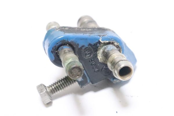 JOHNSON EVINRUDE OMC #394309 FUEL CONNECTION  USED - Image 2