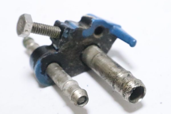 JOHNSON EVINRUDE OMC #394309 FUEL CONNECTION  USED - Image 8