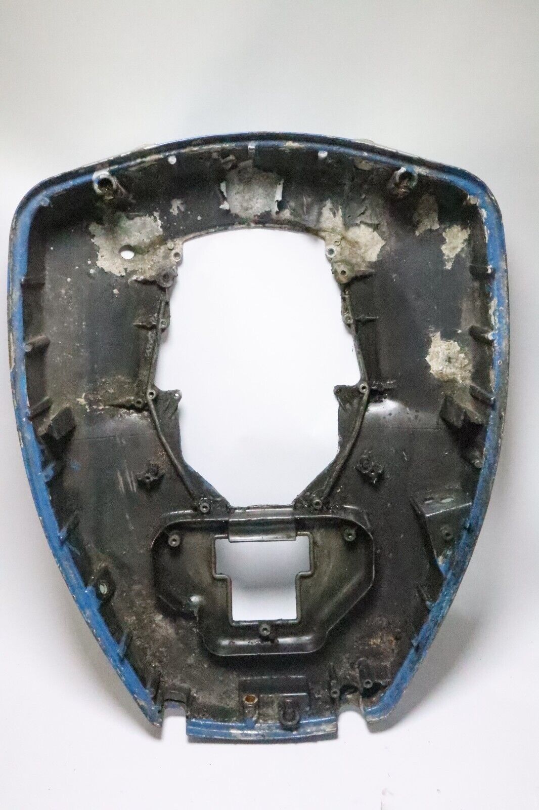 432658 434288 Johnson Evinrude 1976-1990 Lower Engine Cover 150 155 175 + HP USED