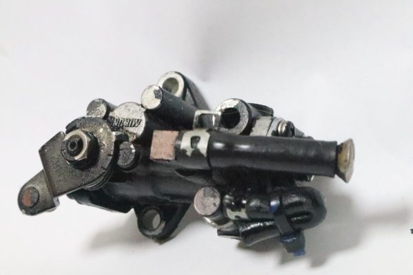 OIL PUMP SUZUKI 115-140 HP 16100-94900  USED - Image 2