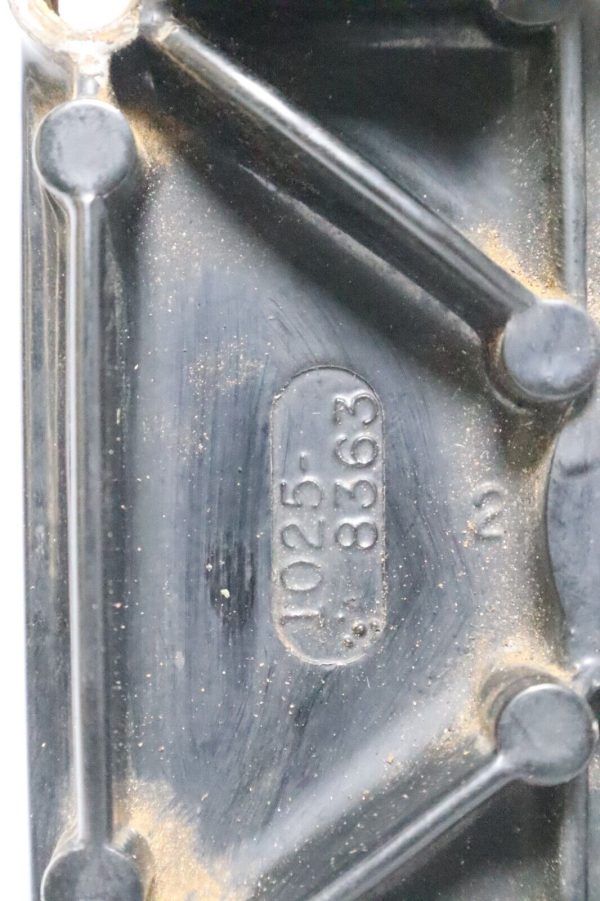 1025-8364A1 Mercury Mariner 3 Cyl Outboard Cylinder Head Cover 50 60 70 Hp USED - Image 5