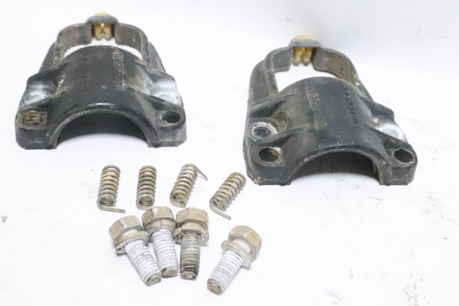 69592T Mercury Mariner 35-70 Hp Outboard Drive Shaft Housing Clamps USED - Image 5