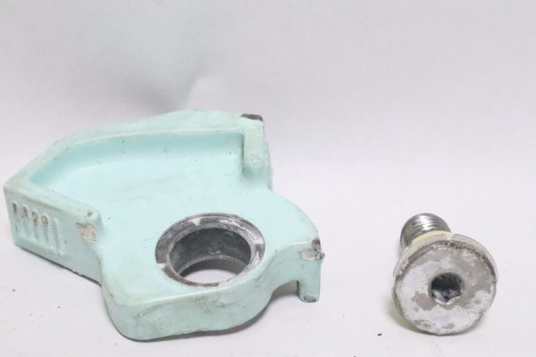 JOHNSON-EVINRUDE 60-300HP (80's-2000's era): TILT LOCK LEVER ASSEMBLY  USED - Image 2
