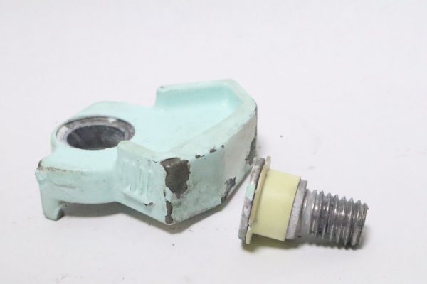 JOHNSON-EVINRUDE 60-300HP (80's-2000's era): TILT LOCK LEVER ASSEMBLY  USED - Image 3