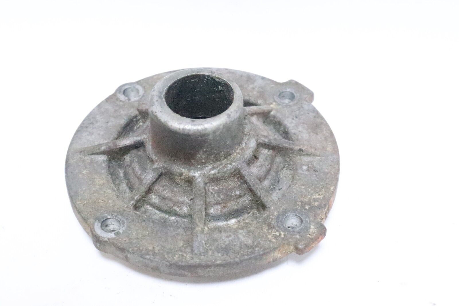 LOWER OIL SEAL HOUSING YAMAHA 115-225 HP PN# 6G5-15359-00-94 Used