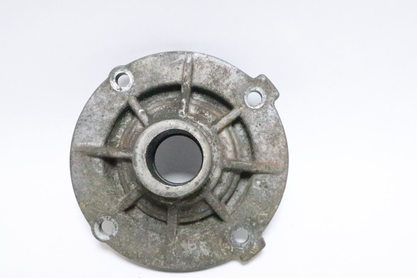 LOWER OIL SEAL HOUSING YAMAHA 115-225 HP PN# 6G5-15359-00-94 Used - Image 2