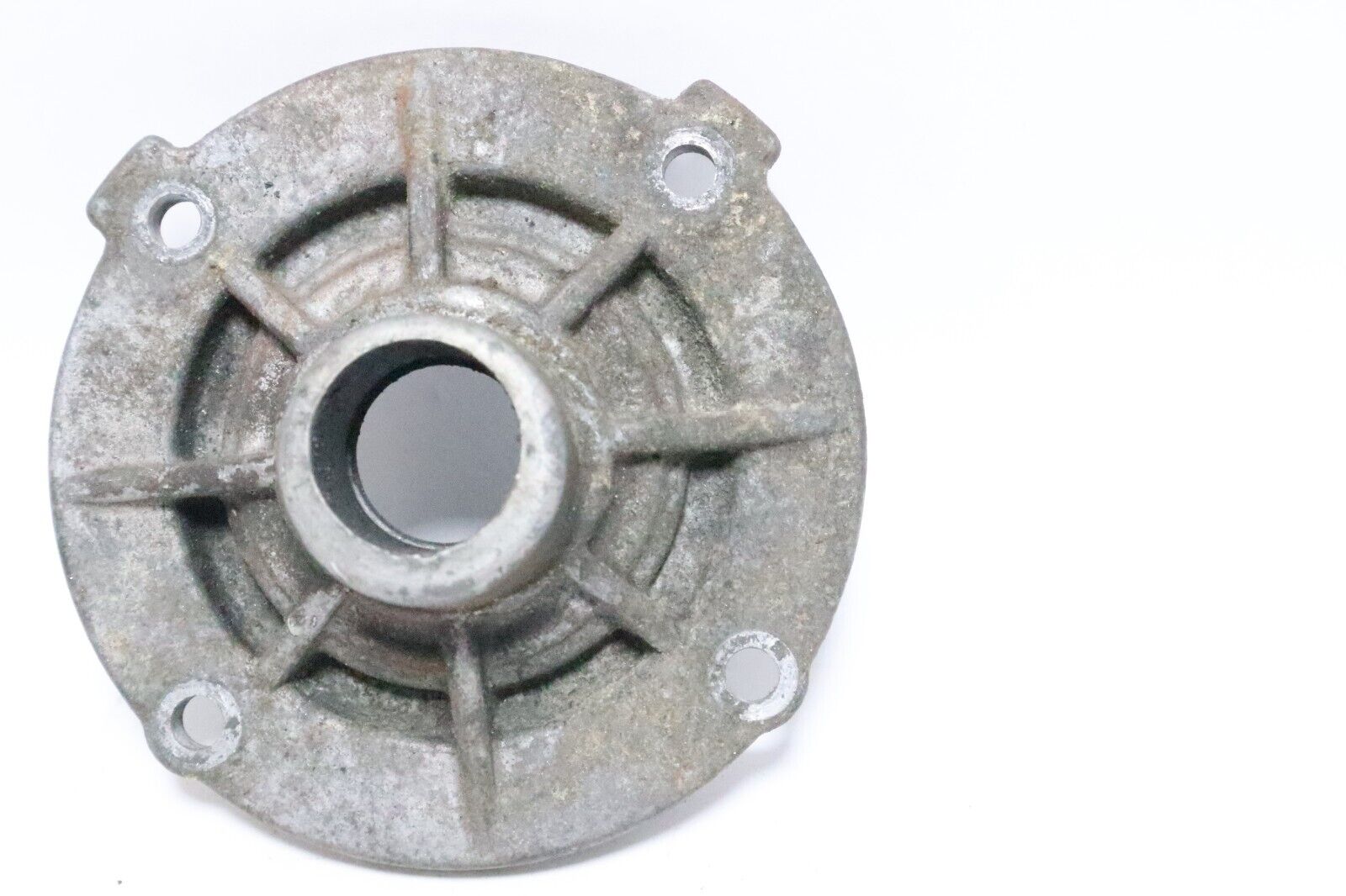 LOWER OIL SEAL HOUSING YAMAHA 115-225 HP PN# 6G5-15359-00-94 Used - Image 4