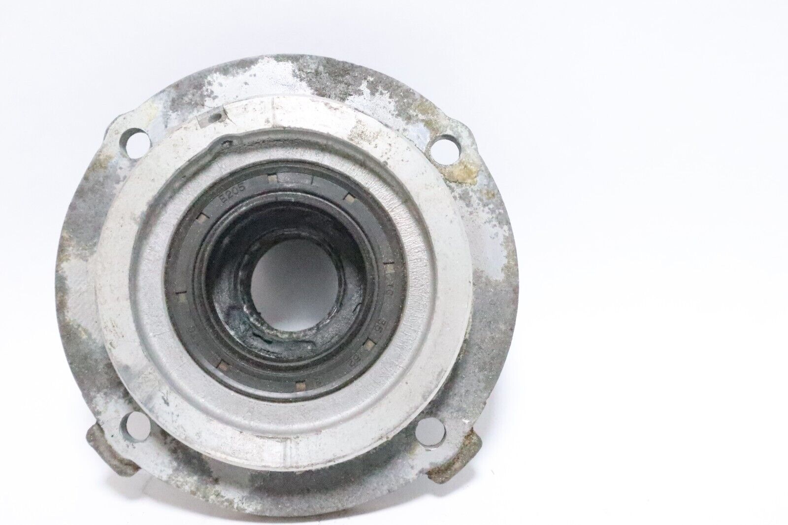 LOWER OIL SEAL HOUSING YAMAHA 115-225 HP PN# 6G5-15359-00-94 Used - Image 7