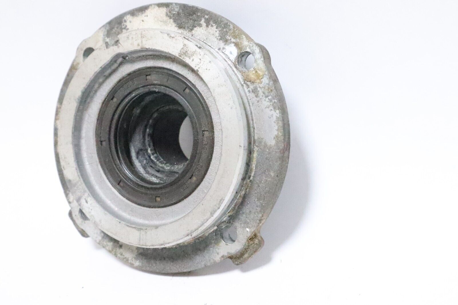 LOWER OIL SEAL HOUSING YAMAHA 115-225 HP PN# 6G5-15359-00-94 Used - Image 8