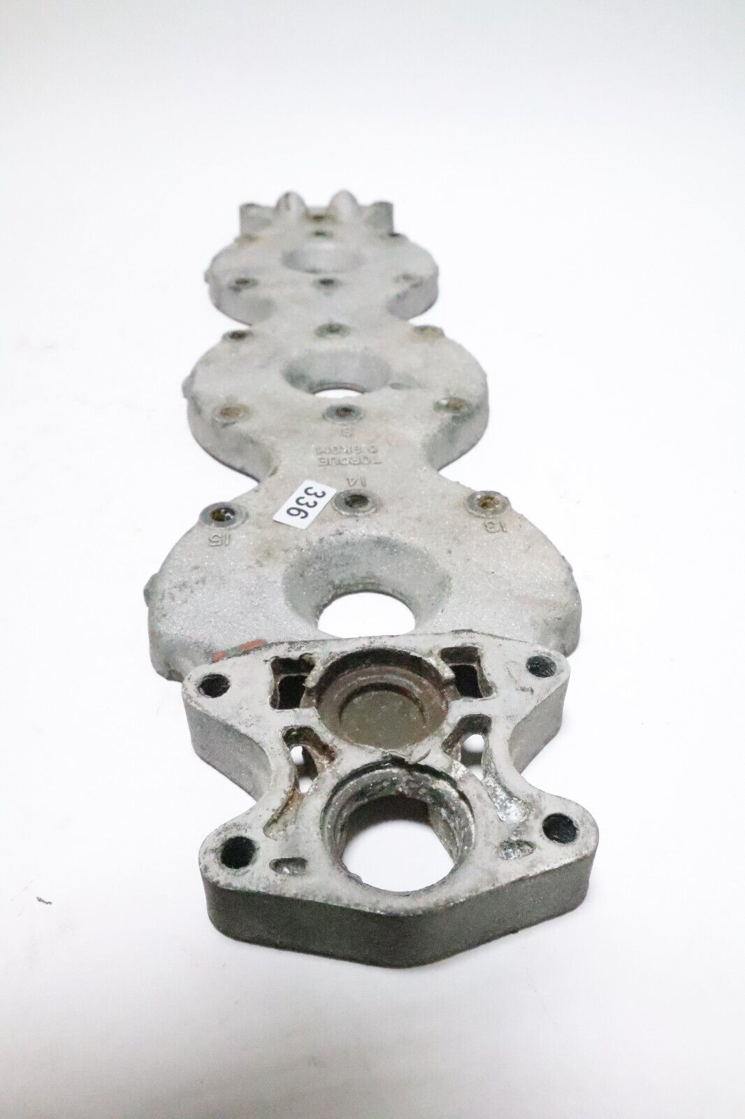 6G5-11191-00-9M Yamaha 150 175 200 HP 2-Stroke Outboard Cylinder Head Cover Used - Image 5