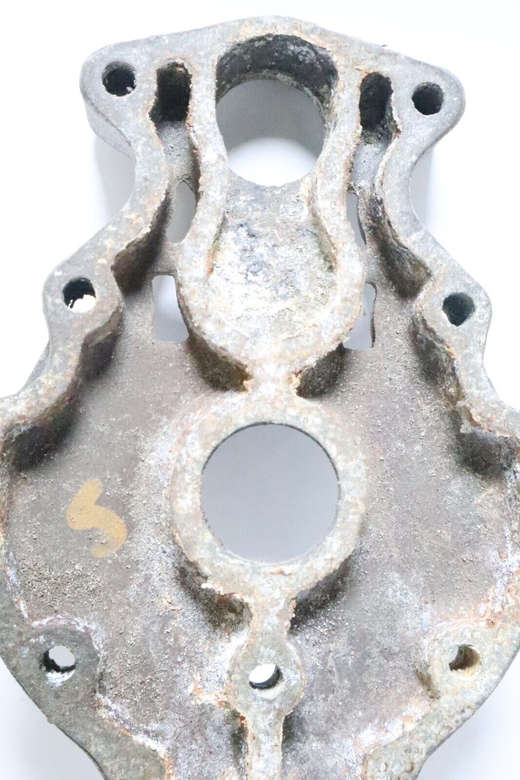 6G5-11191-00-9M Yamaha 150 175 200 HP 2-Stroke Outboard Cylinder Head Cover Used - Image 8