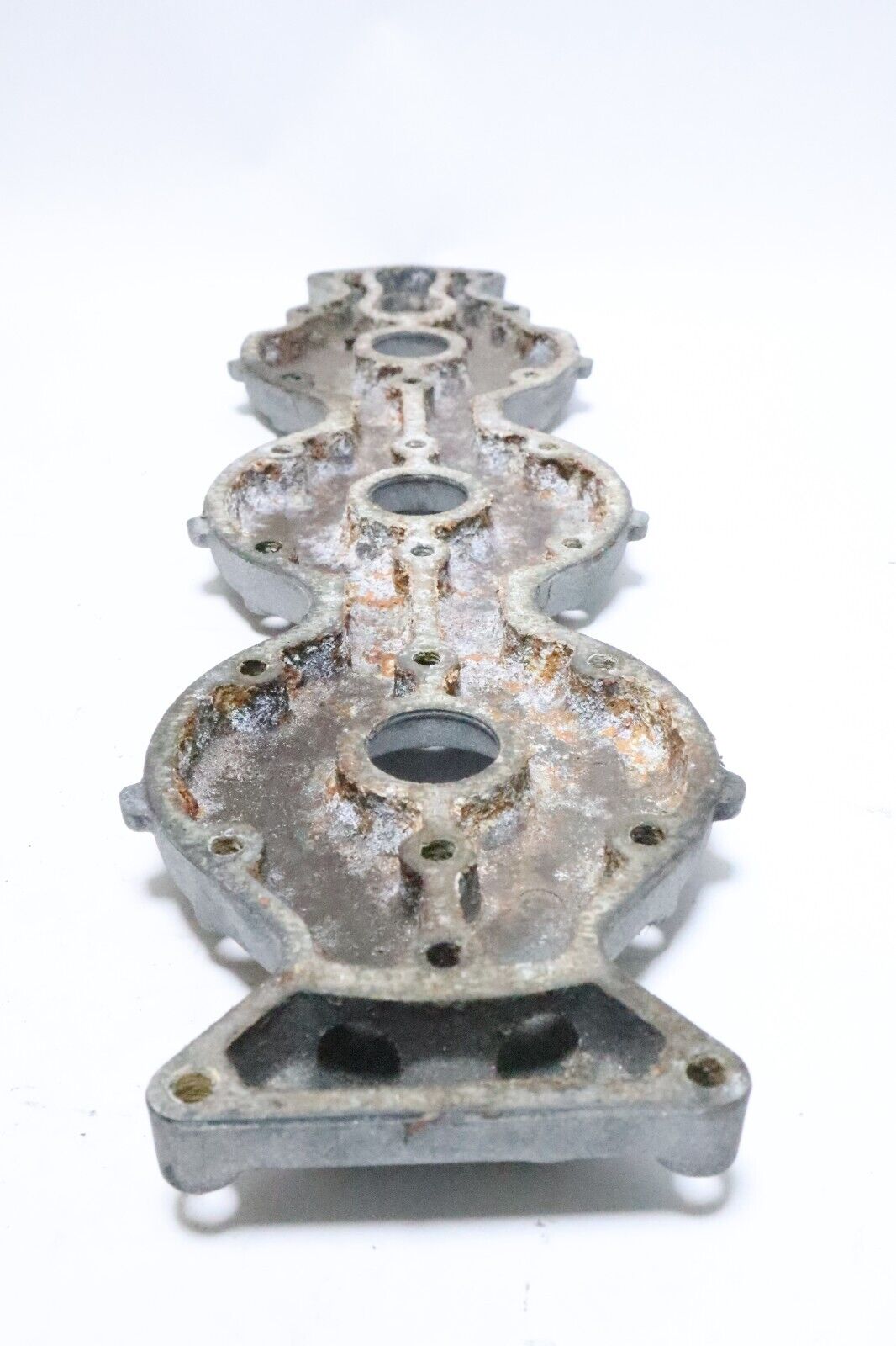 6G5-11191-00-9M Yamaha 150 175 200 HP 2-Stroke Outboard Cylinder Head Cover Used - Image 10
